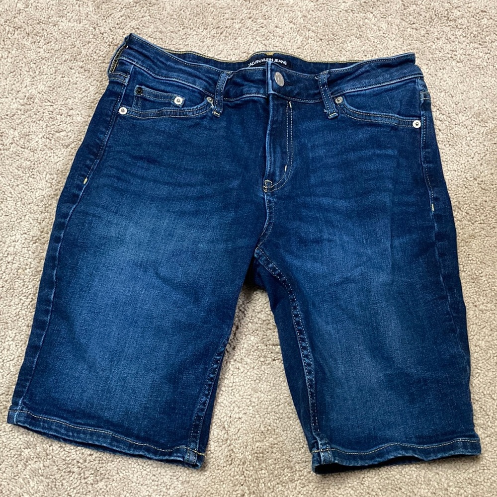 Calvin Klein Women’s Size 6 Jean Shorts PreOwned